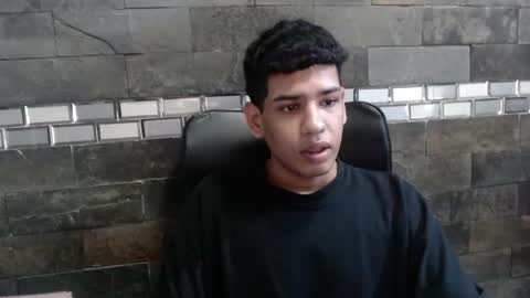 Snapshot of santiago_foxx chatting on 11-20-25, 11:15 santi online show from 11-20-25, 11:15