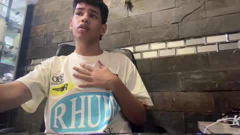 Snapshot of santiago_foxx chatting on 11-27-25, 12:56 santi online show from 11-27-25, 12:56