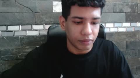 Snapshot of santiago_foxx chatting on 11-29-25, 09:07 santi online show from 11-29-25, 09:07