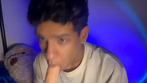 Snapshot of santiago_foxx chatting on 12-03-25, 09:07 santi online show from 12-03-25, 09:07