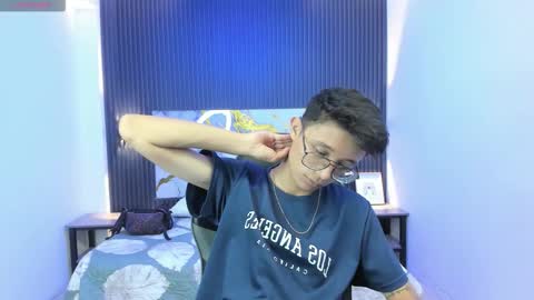 Snapshot of santiago_russo18 chatting on 02-17-26, 07:42 santiago_russo18 online show from 02-17-26, 07:42