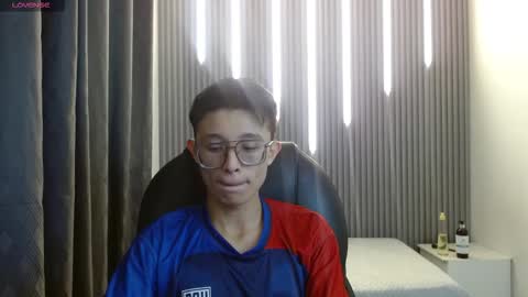 Snapshot of santiago_russo18 chatting on 02-20-26, 06:26 santiago_russo18 online show from 02-20-26, 06:26