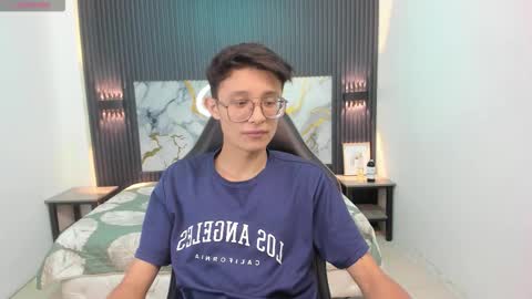 Snapshot of santiago_russo18 chatting on 02-23-26, 07:44 santiago_russo18 online show from 02-23-26, 07:44