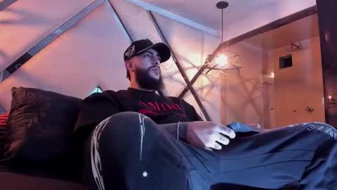 Santiago Hincapiie online show from 03-01-26, 04:14