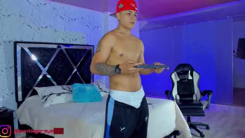 Santi Reyes online show from 02-10-26, 02:04