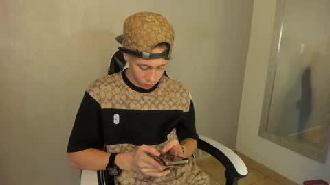 Julius Novachrono  online show from 10-08-25, 09:56