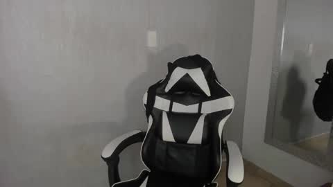 Julius Novachrono  online show from 10-10-25, 08:08