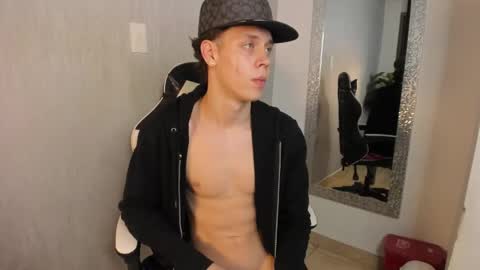 Julius Novachrono  online show from 10-26-25, 08:09