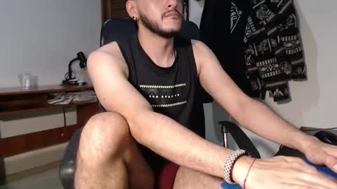 santiexxx online show from 10-22-25, 04:57