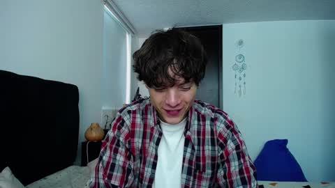 Santii online show from 12-20-24, 03:42