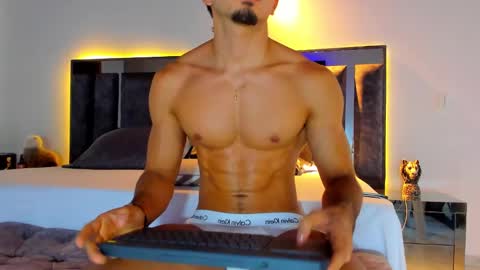 Santiago Seans online show from 03-12-25, 04:13