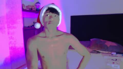 Snapshot of santinaugthy chatting on 12-01-25, 04:17 santi online show from 12-01-25, 04:17