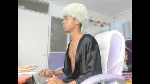 Snapshot of santy_bigcock_01 chatting on 11-09-25, 02:04 santy online show from 11-09-25, 02:04