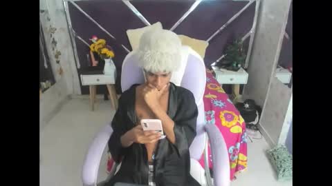 Snapshot of santy_bigcock_01 chatting on 11-17-25, 11:49 santy online show from 11-17-25, 11:49