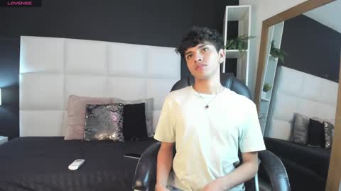 Santiago Carrington online show from 12-13-24, 09:52