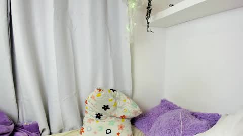 kitty online show from 12-23-24, 04:55