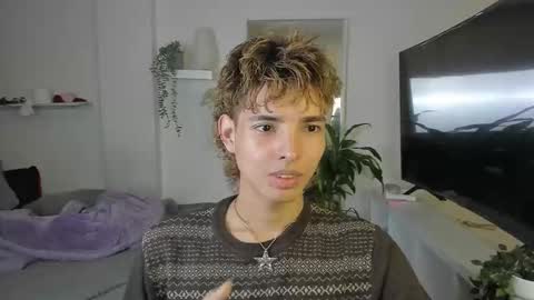 kitty online show from 10-30-25, 01:40