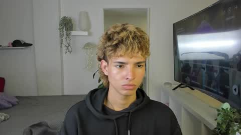 kitty online show from 11-06-25, 02:01