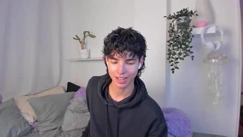 kitty online show from 02-11-26, 12:37