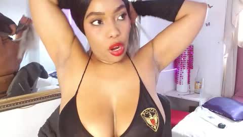 Saori Evans  online show from 10-31-25, 07:37