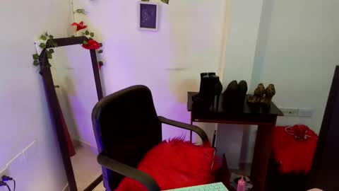 Carla online show from 10-15-25, 04:23