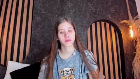 sara__jones_ online show from 01-02-25, 12:13