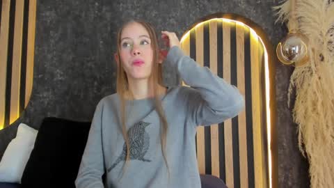 sara__jones_ online show from 02-02-25, 07:04