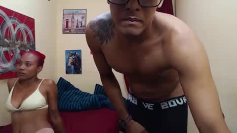 Snapshot of sara_and_elver chatting on 11-15-25, 06:59 sara_and_elver online show from 11-15-25, 06:59