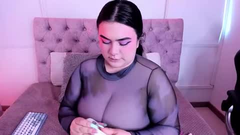 SARA ARIAS  online show from 11-08-25, 11:43