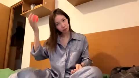 Sara online show from 09-30-25, 03:28