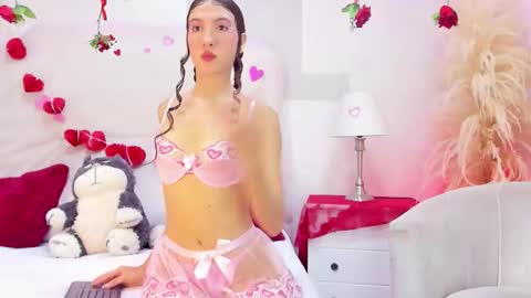 Snapshot of sara_collinss__ chatting on 02-14-26, 12:02 SARA online show from 02-14-26, 12:02