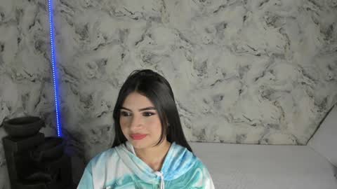Snapshot of sara_fernandezz chatting on 01-15-25, 11:00 sara online show from 01-15-25, 11:00