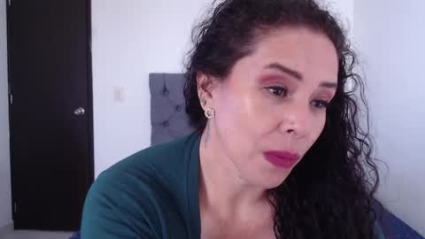 Snapshot of sara_hot46 chatting on 12-18-24, 02:06 Sara hot46 online show from 12-18-24, 02:06