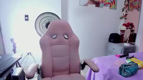 Snapshot of sara_hot_2 chatting on 02-06-26, 12:19 no limits sarah online show from 02-06-26, 12:19