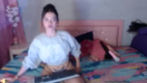 Snapshot of sara_jhons22 chatting on 12-18-25, 01:22 sara_jhons22 online show from 12-18-25, 01:22