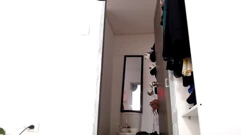 sara_johnson__ online show from 10-14-25, 02:18