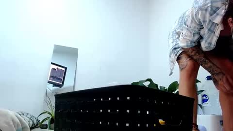 sara_johnson__ online show from 11-05-25, 12:10