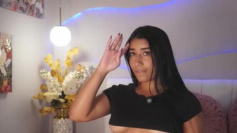  Sara Jones  online show from 02-25-26, 07:01