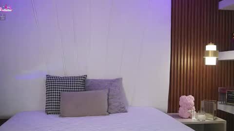  Sara Jones  online show from 03-01-26, 07:16