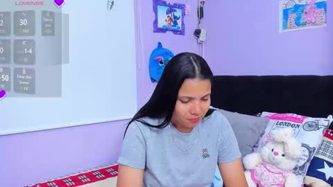 Snapshot of sara_mendez2_ chatting on 10-14-25, 12:11 Sara Mendez online show from 10-14-25, 12:11