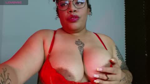 Snapshot of sara_morales17 chatting on 09-11-25, 03:17 sara online show from 09-11-25, 03:17