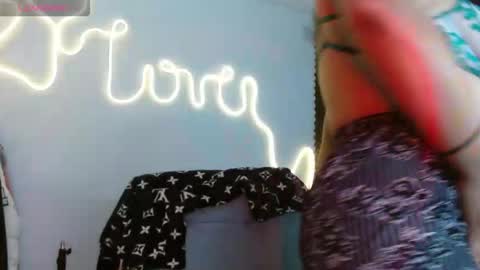 Snapshot of sara_morales17 chatting on 10-22-25, 02:34 sara online show from 10-22-25, 02:34