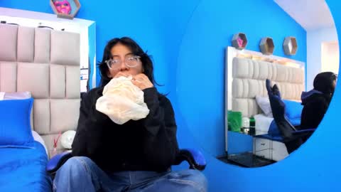 sara_naomi online show from 10-01-25, 04:13
