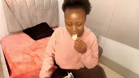 S A R A online show from 02-15-25, 07:39