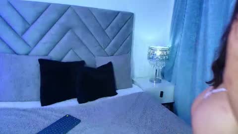 sara_owens7 online show from 10-09-25, 01:47