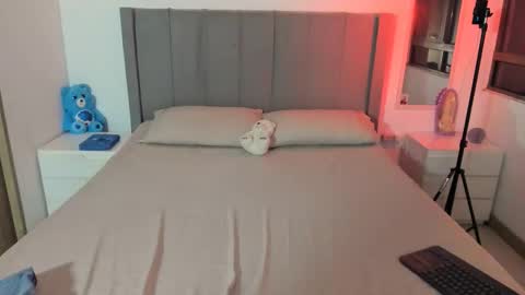 Sara online show from 10-08-25, 02:31