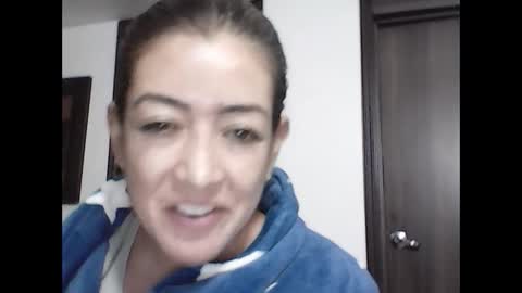 Snapshot of sara_peters chatting on 10-22-25, 11:59 sara_peters online show from 10-22-25, 11:59