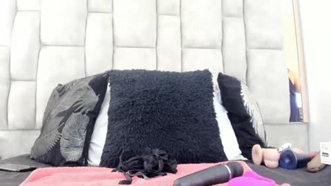 Sara online show from 09-21-25, 01:35