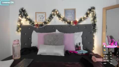 Sara  online show from 12-17-25, 07:09