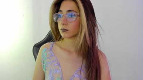 sara_roades online show from 11-15-25, 11:10